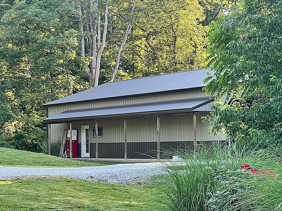 3rd image of 499 County Road 325 N