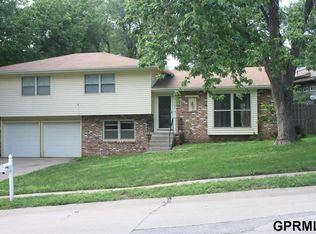 1104 Culpepper Ave, Bellevue, NE 68005