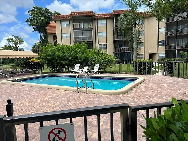 6101 N Falls Circle Dr #107 — Photo 9