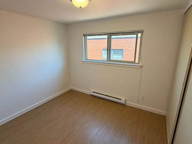 2210 Yale Ave E — Photo 16