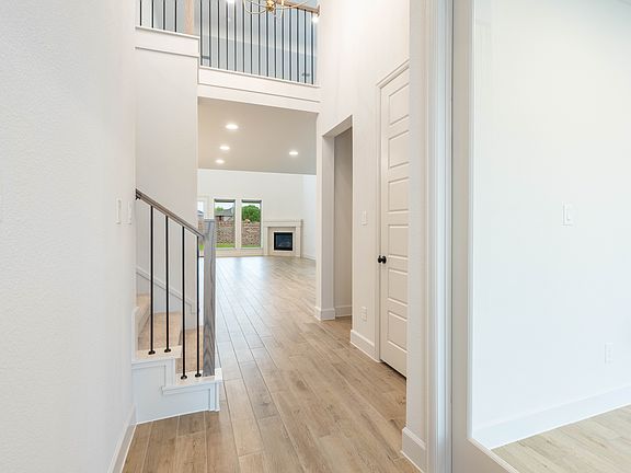 5th image of 2519 Auburn St
