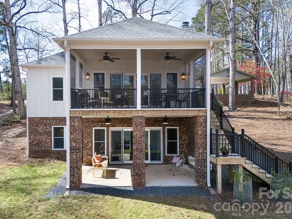 689 Emerald Shores Rd, Mount Gilead, NC 27306
