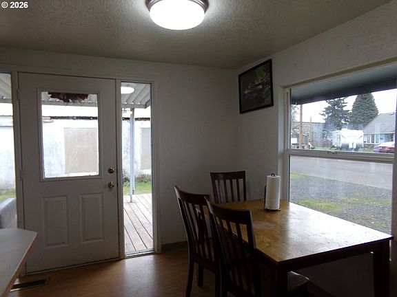 3rd image of 3113 Schmidt Ln