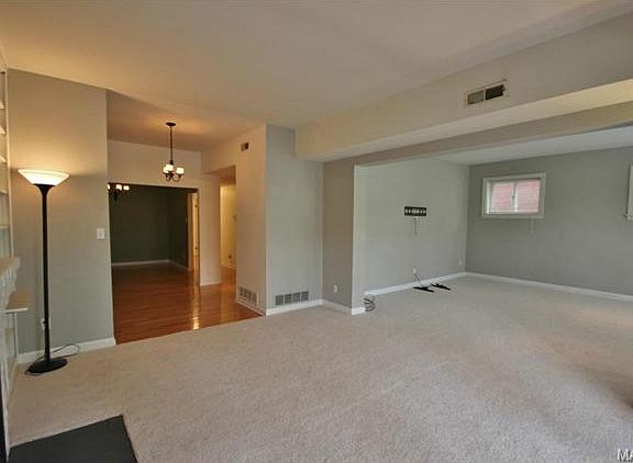 5th image of 5561 Waterman Blvd APT 1E
