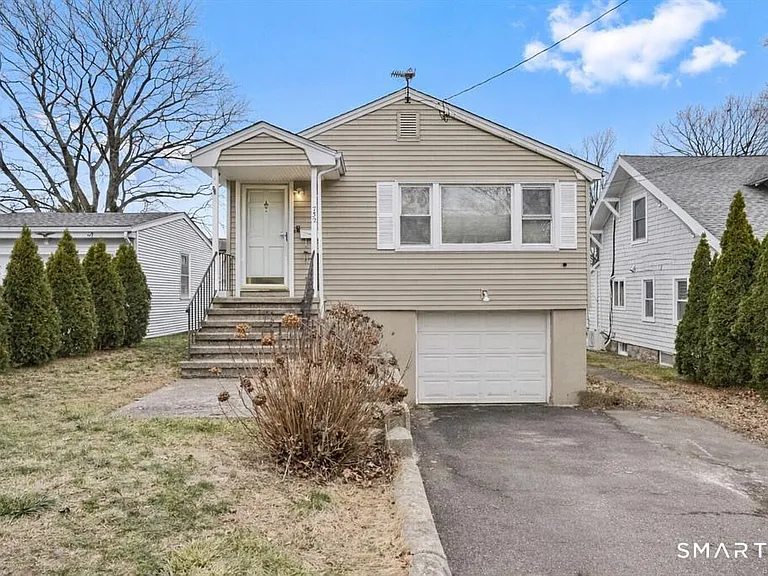 732 Tunxis Hill Rd — Photo 2