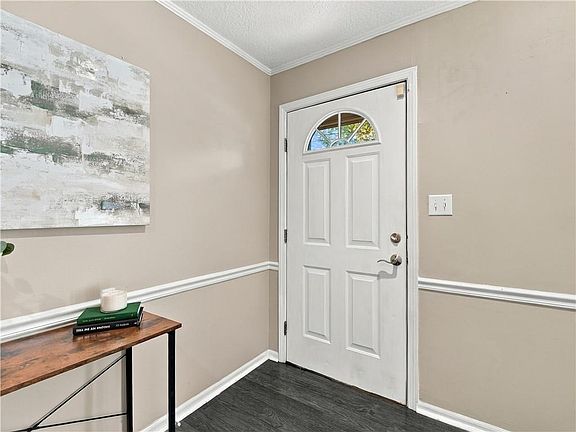 3rd image of 404 SW 2nd St