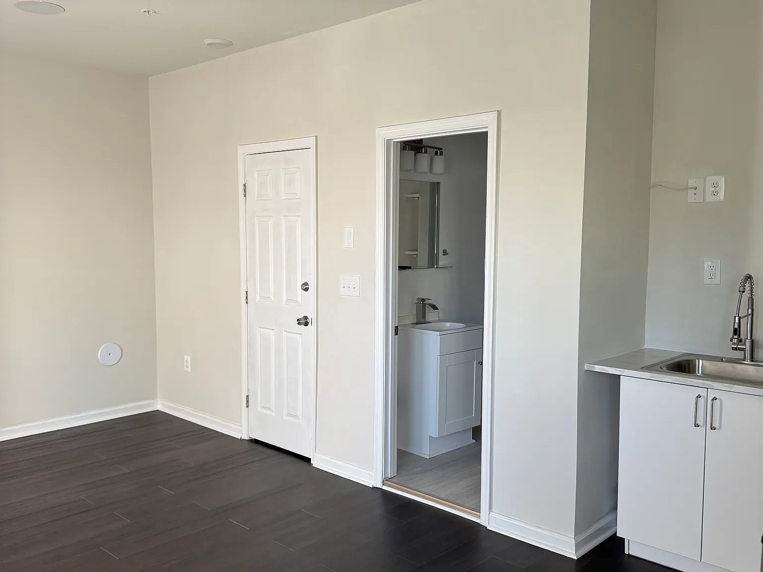 Studio, 248 sqft, $1,200 — Photo 3