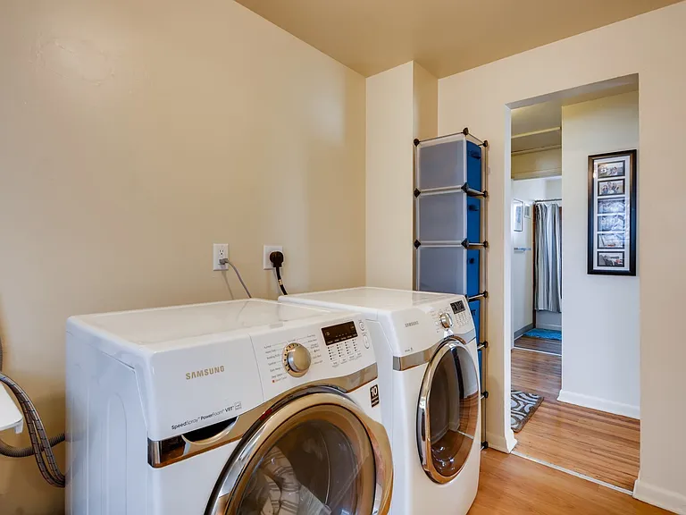 216 S Irving St — Photo 15
