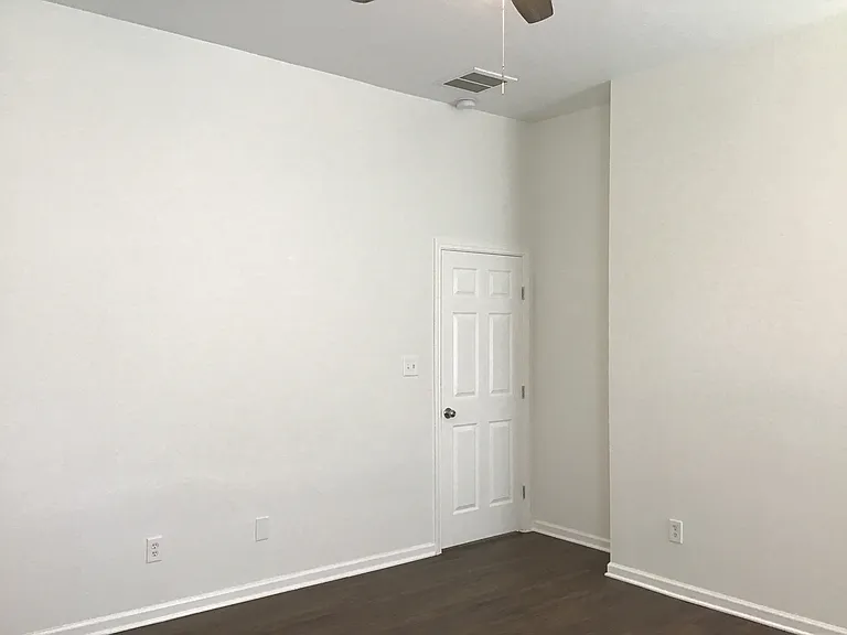 327 Leisure Ln — Photo 8