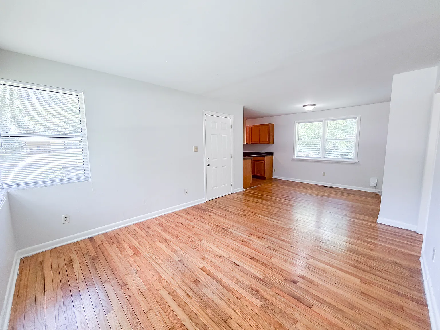 4 bed, $2,100 — Photo 4