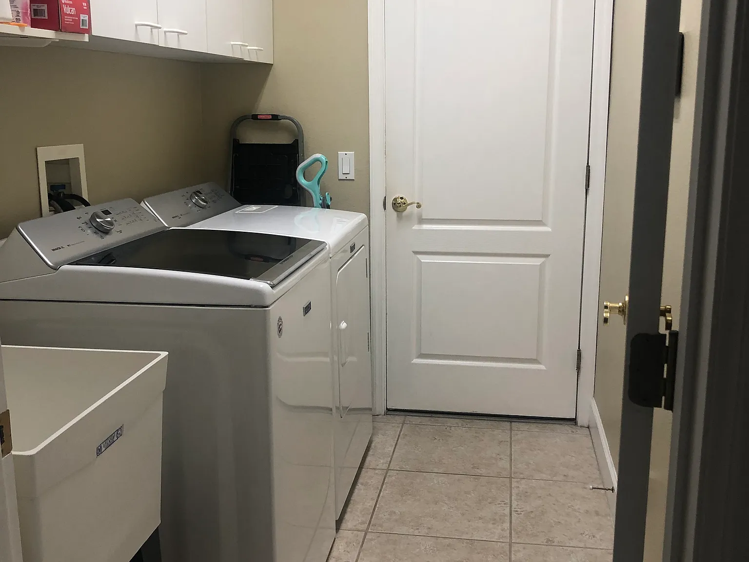 4 bed, 3353 sqft, $900 — Photo 4