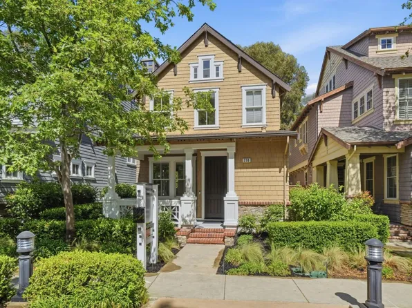 210 Morgan Ln, Menlo Park, CA 94025