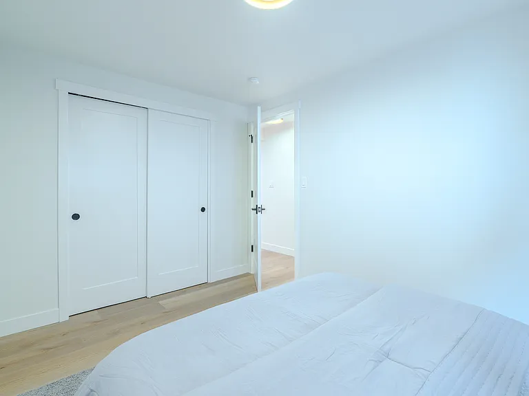 515 NE 123rd St — Photo 27