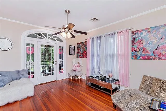 6002 Saint Claude Ave — Photo 4