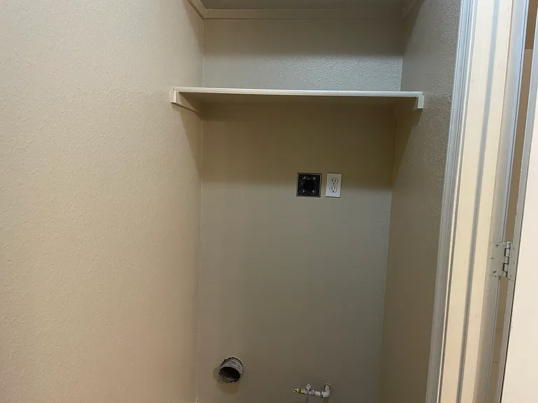 Modern 2 Bedroom Apts in Ridgecrest — Photo 13