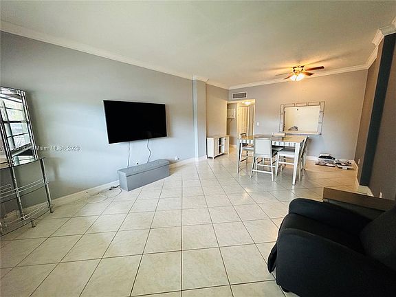 4th image of 1455 N Treasure Dr APT 1L