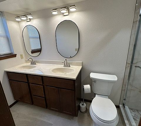 Comfort height dual vanity in Primary Bathroom