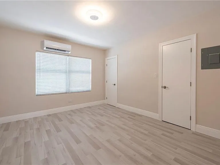 628 NE 8th Ave #4 — Photo 8
