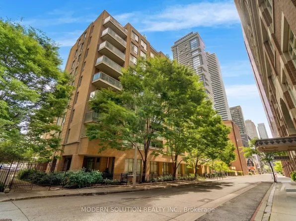 99 Hayden St #201, Toronto, ON M4Y 3B4