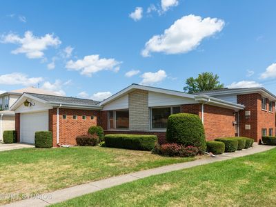 911 S Albert St, Mount Prospect, IL, 60056