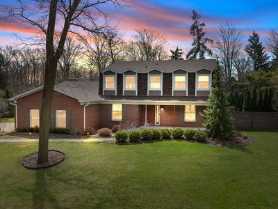 9415 Lakewood Dr, Grosse Ile, MI, 48138