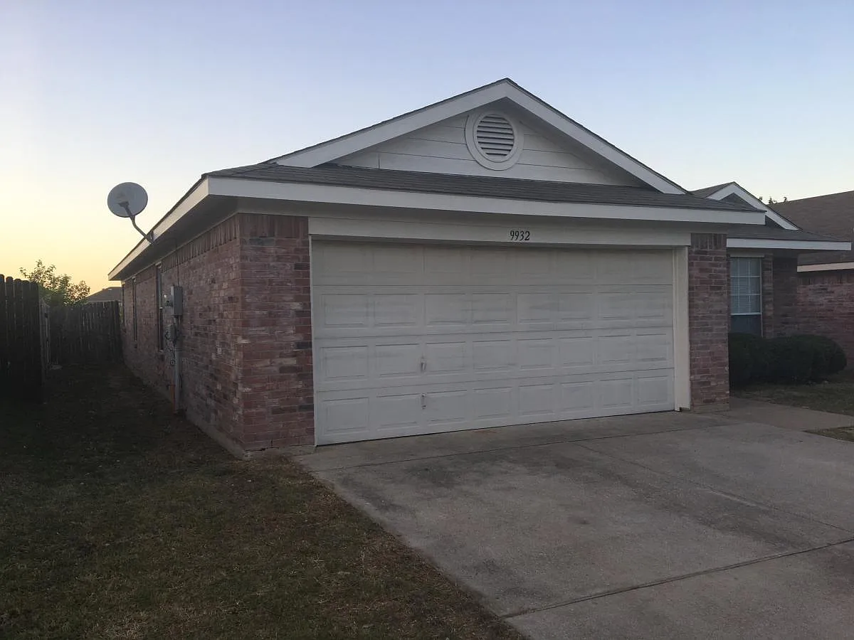 Front View 2 - 9932 Long Rifle Dr