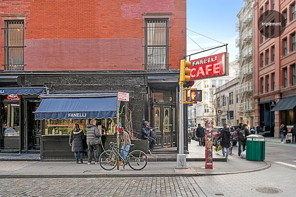 Sold by Triplemint | media 7