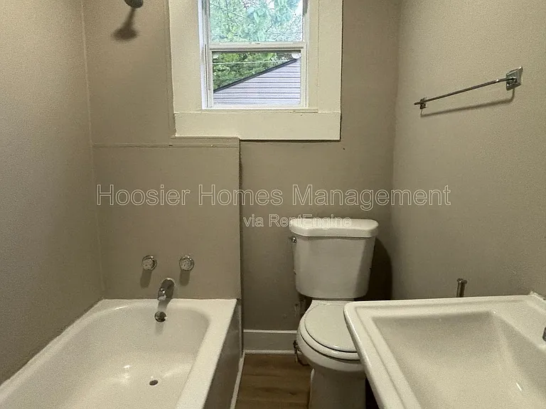 1421 N Olney St — Photo 9