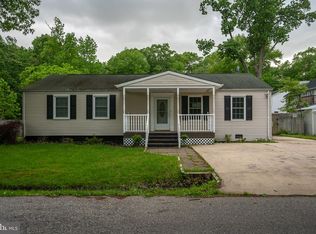 1166 Grove Ave, Shady Side, MD 20764