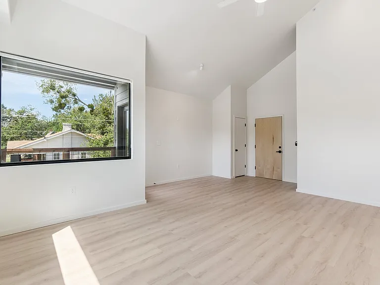 1540 NW 30th St — Photo 30