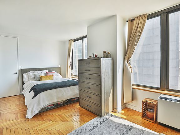 5th image of 300 E 93rd St APT 9D