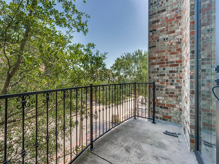 736 Rockingham Dr — Photo 19