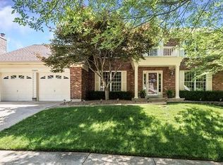 15880 Cedarmill Dr, Chesterfield, MO 63017