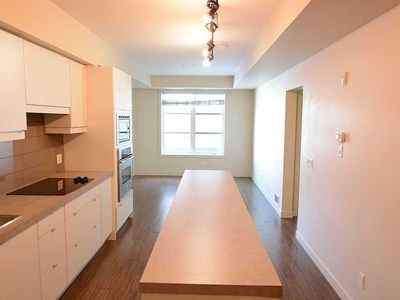 3rd image of 5319-2660 22nd St #5319