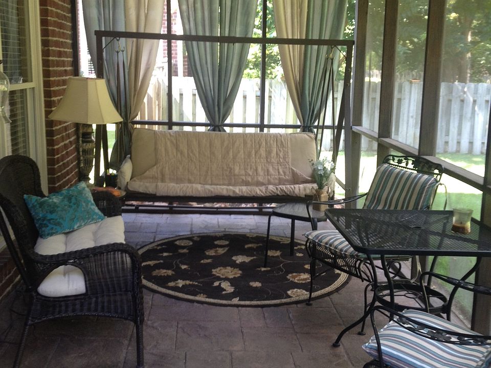 Screened in patio