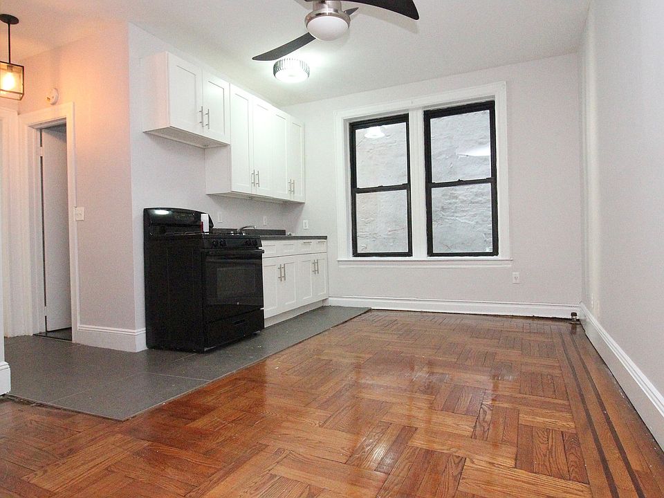 1st image of 272 Grand St APT 8