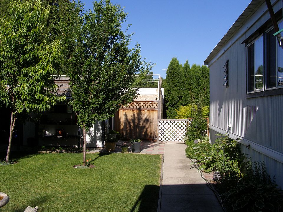 Private, gated back yard