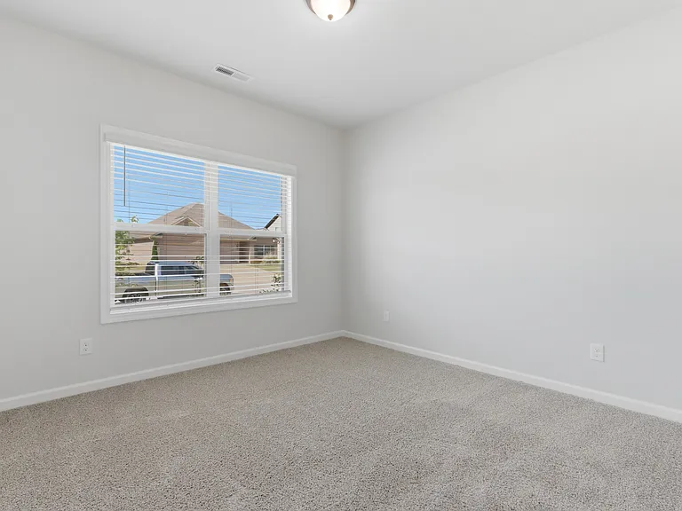 170 Saddle St — Photo 10