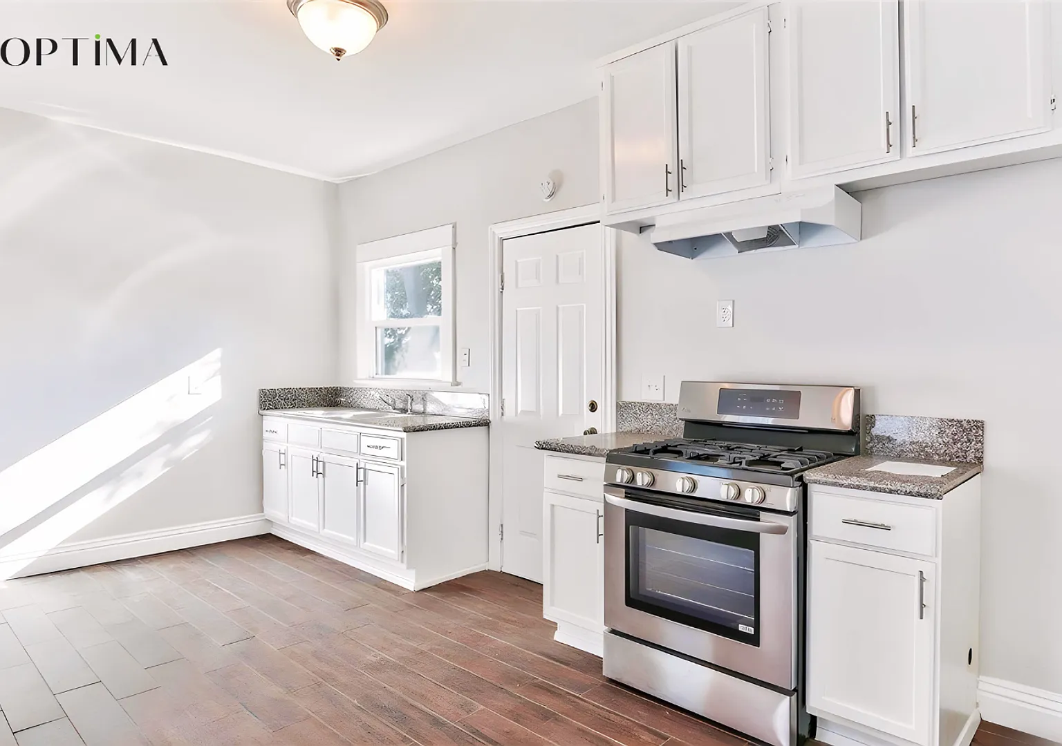 1030 Magnolia Ave — Photo 4