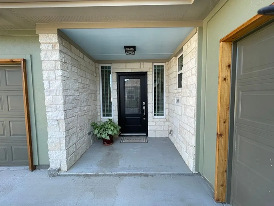 12600 Plassmeyer Pl