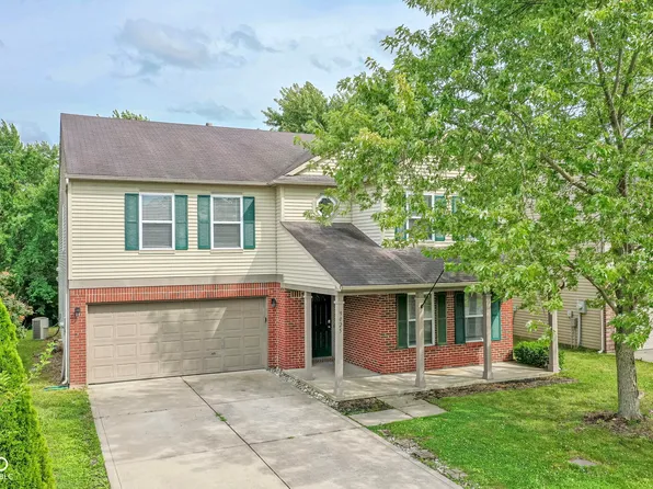 9025 Stones Bluff Pl, Camby, IN 46113