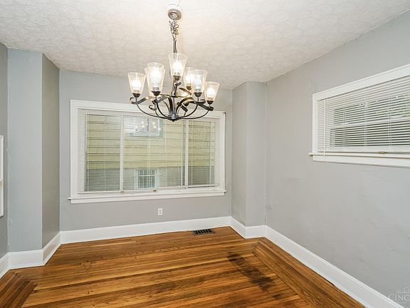 4th image of 2848 Marshall Ave