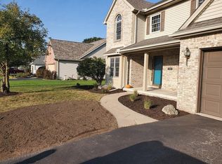 211 Longmeadow Dr, Holland, OH 43528