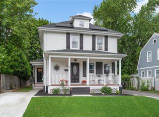 15 Brooks St, Cranston, RI 02920