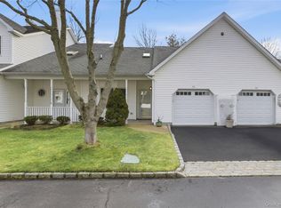 55 Oyster Cove Ln, Blue Point, NY 11715