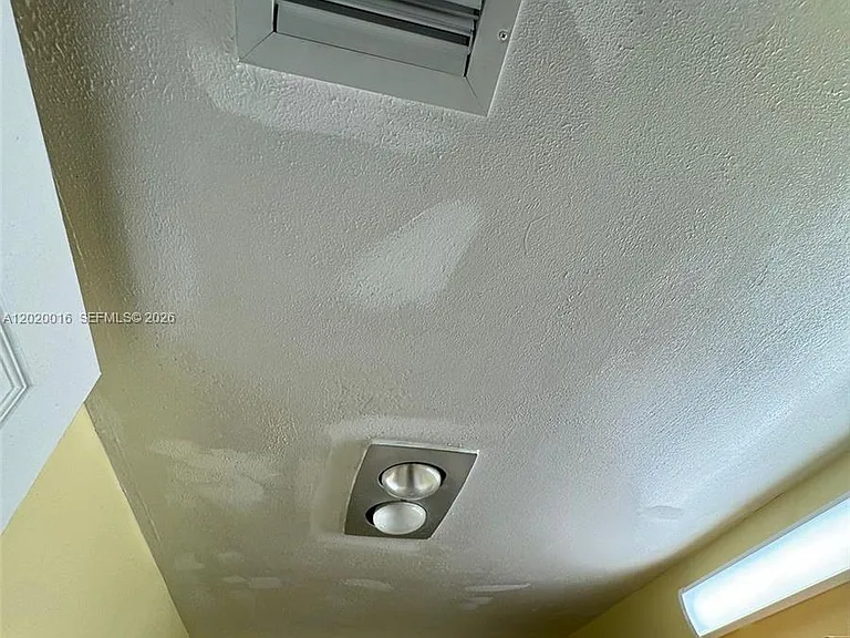 221 Kent M #221 — Photo 13