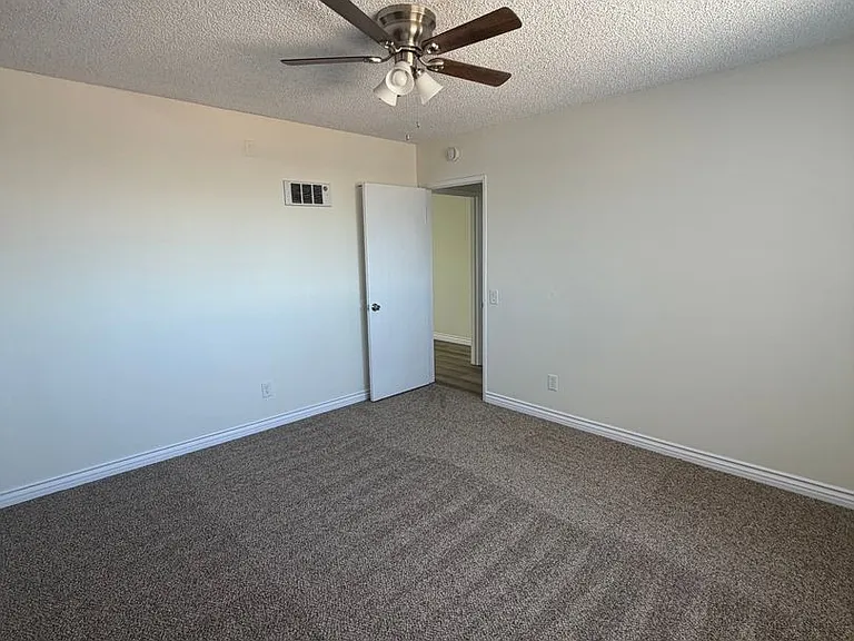 Shawnwood Forest Apartments — Photo 16