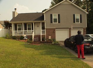 648 Alexwood Dr, Hope Mills, NC 28348