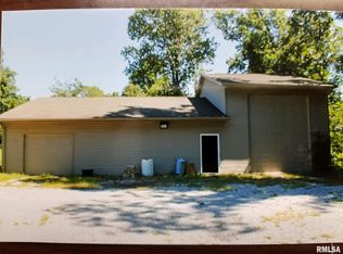 291 Oak Ridge Ln, Carbondale, IL 62903