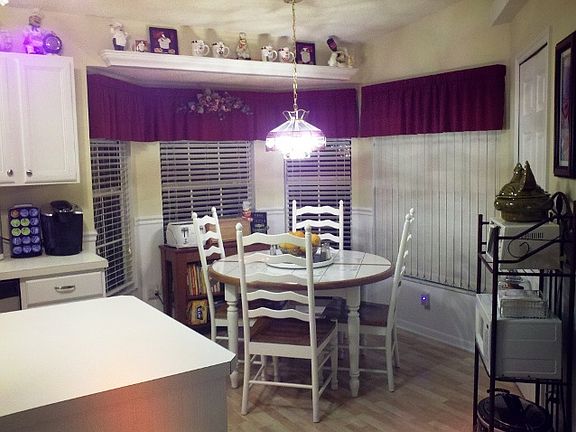 Eat in Kitchen